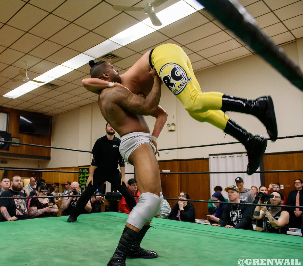 1/2 S03E20 @WrestlingOpen @beyondwrestling 
#SpotlightMatch
@TonyLeyenda8 vs @ReggieCollins19