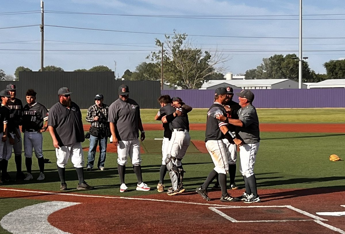 burbankryan344's tweet photo. 3 trips to championship, 3 Rings 💍💍💍. This one means the most. I’m gonna miss these guys and being part
of one of the best teams ever. #GoStorm #GoatSquad https://t.co/8NvajYKW6Q