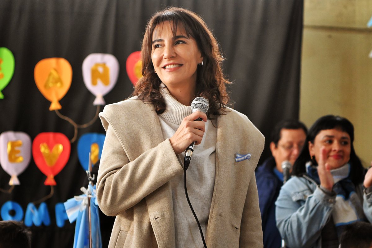 NataliaDLSok's tweet photo. La emoción nos embargó a todos los presentes. Hoy celebramos el 20º aniversario de Ciudad Evita, el primer barrio ciudad que José Manuel de la Sota inauguró en 2004 con 576 viviendas. Un ejemplo de lo que entendemos como justicia social, como inclusión, como dar oportunidades. https://t.co/YG9SX2d9OR