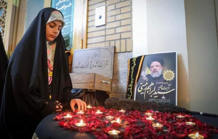 قال الامام الصادق عليه السلام :
رأيت عمي زيدا  مصلوبا، ورأيت الناس بين شامت حنق، وبين محزون محترق، 
أما الباكي فمعه في الجنة، وأما الشامت فشريك في دمه. #ایران #ابراہیم_رئیسی #فلسطين_غزة_رفح