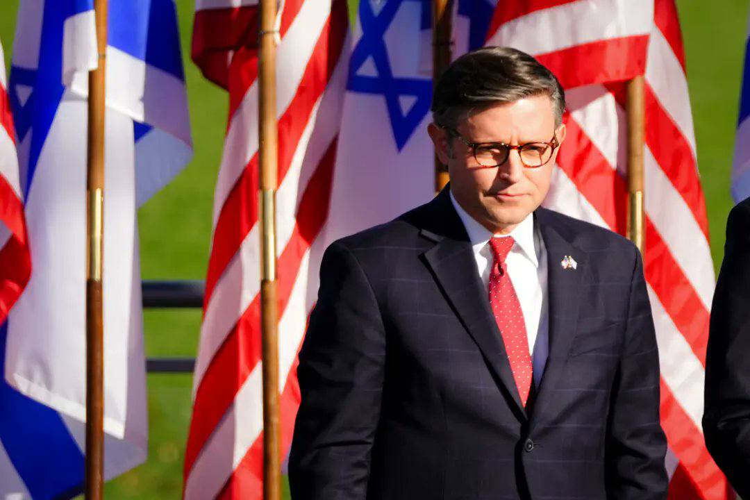 🇺🇲 Le président de la Chambre des représentants des États-Unis, Mike Johnson, dit qu’ils pensent proposer des sanctions contre la Cour pénale internationale pour avoir demandé un mandat d’arrêt contre le Premier ministre israélien Benjamin Netanyahu. 'Le Congrès examine toutes