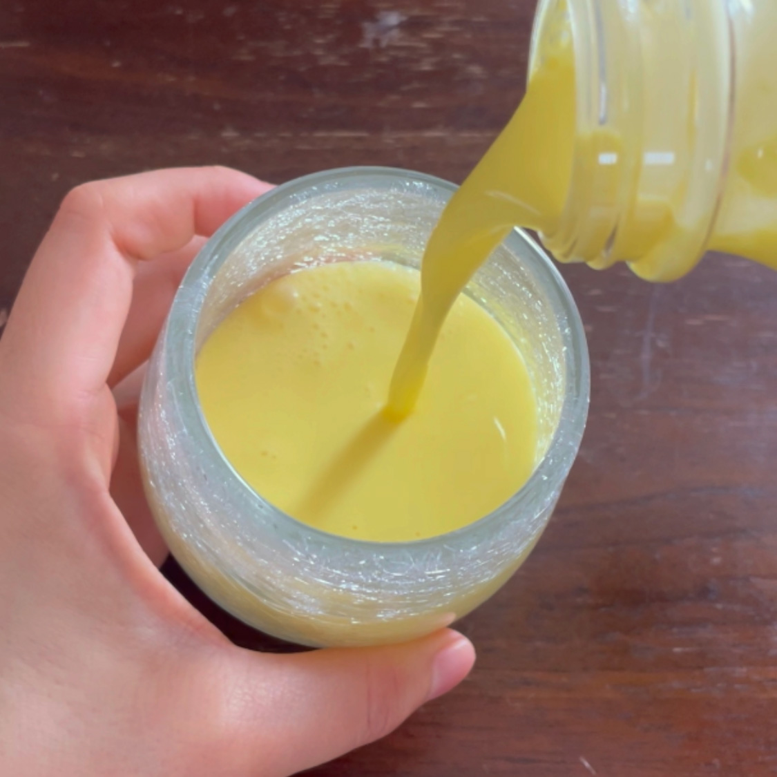 📸 BioGaia Child Health Yogurt Drink

☑︎ L.ロイテリ菌プロテクティス株
☑︎ 苺果汁
☑︎ 広島県産牛乳
☑︎ 低脂肪

こう見えて優しい苺味。甘酸っぱさがミルク感を引き立ててくれてて美味。プロテクティス株は赤ちゃんの夜泣きにもいいらしく、なんて万能な菌😳

tmblr.co/ZVIA7jfiCd2aii…