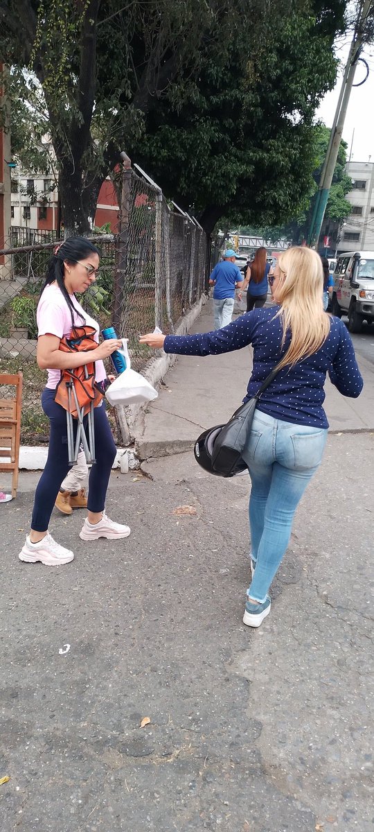 sucreunt's tweet photo. Desde la Parroquia Sucre, llevamos alegría y entusiasmo en base a la unidad, mucha receptividad rumbo al 28/07/24
@goyocaribash 
@FemeninasCpno 
@JDSCARACAS1 
@EdmundoGU https://t.co/t9kLGHnjgB