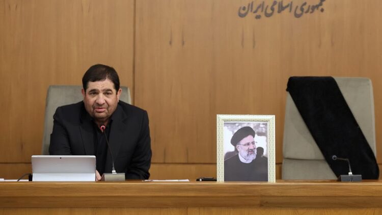 📌 İran’da iktidar kontrolü kaybetmemek için güçlü görünmeye çalışıyor… İran'da Cumhurbaşkanı İbrahim Reisi'nin helikopter kazasında hayatını kaybetmesinin ardından yerine getirilen geçici Cumhurbaşkanı geçici Cumhurbaşkanı Muhammed Muhbir: “Yaşanan hadise çok ağır ancak