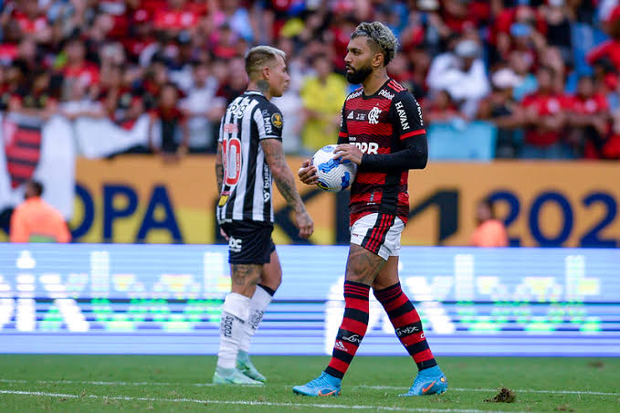 ⚠️ DIRETORIA DO GALO SE MANIFESTA SOBRE A POSSIBILIDADE DE GABIGOL NO GALO! Muitos torcedores nas redes sociais levantaram a possibilidade do #Galo tentar a contratação do atacante Gabriel Barbosa do #Flamengo, principalmente pela possibilidade do jogador ficar livre no mercado.