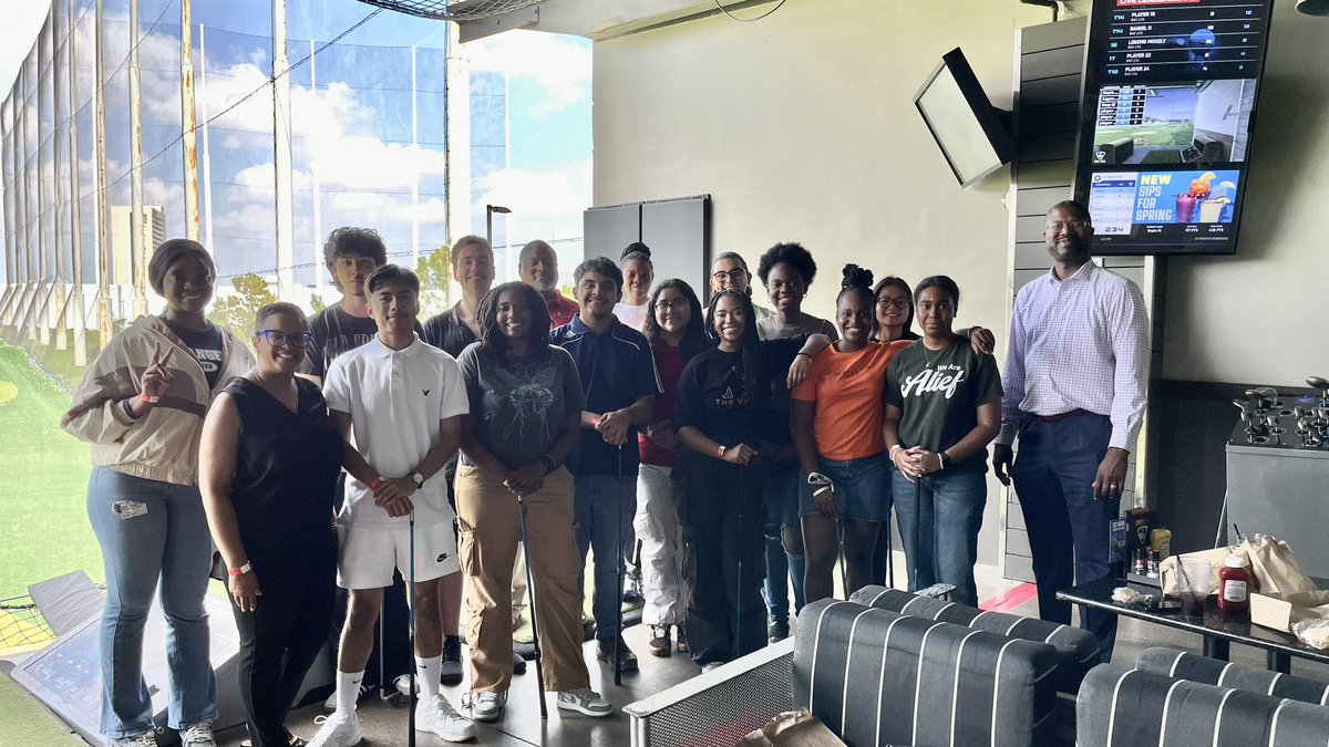 Putting student voices at the forefront! Today, I'm thrilled to join the Superintendent Student Advisory at Top Golf for insightful discussions and fun. #WeAreAlief #AliefProud