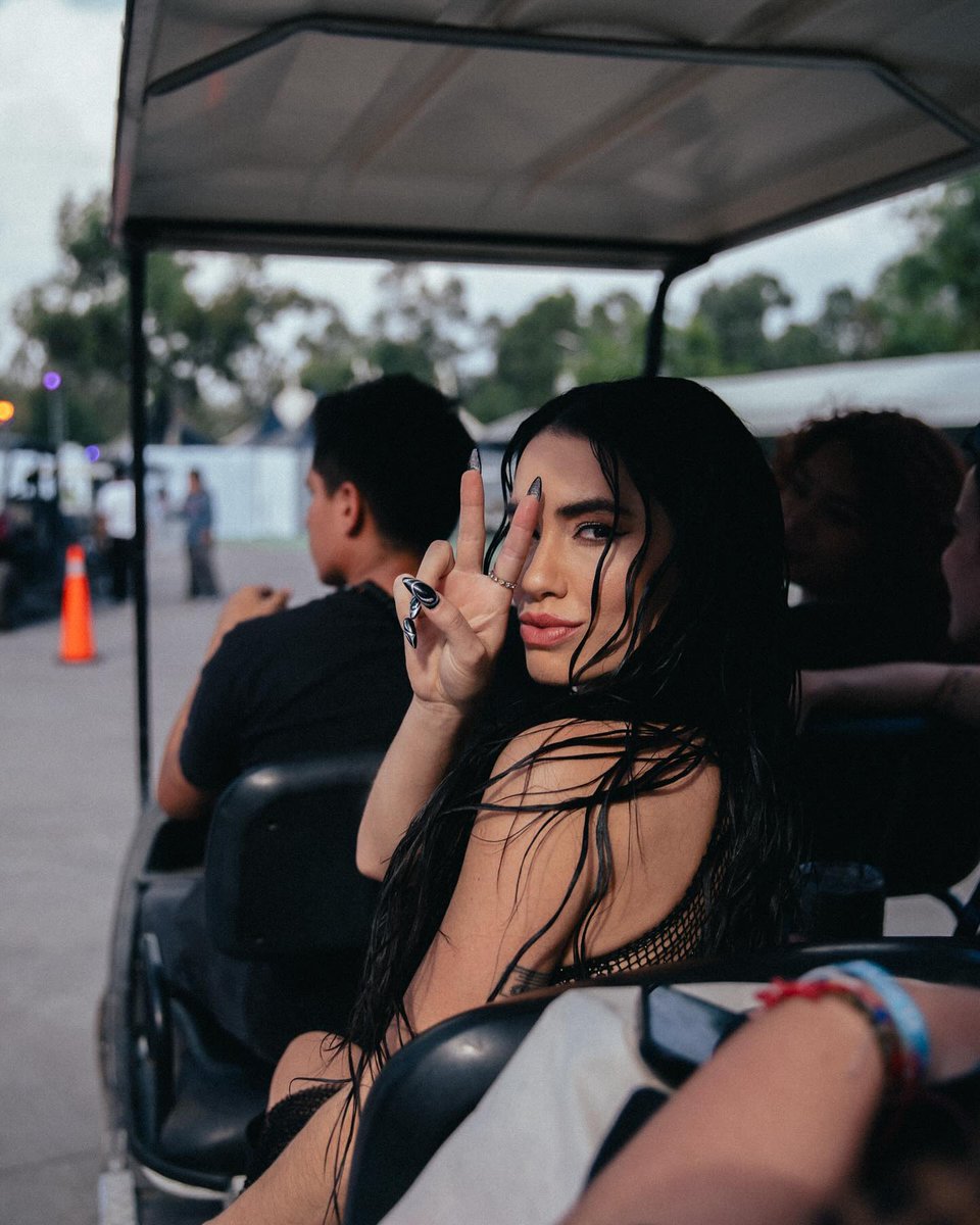 LaliPics01's tweet photo. Más de Lali y su paso por México 🇲🇽 en el @TecateEmblema 🔥
.
.
@lalioficial #LALI #LaliEsposito #LaliTour #LalienMexico #TecateEmblema2024 #LaliMusica #LaliPics 💋 https://t.co/nNM7PmibcZ