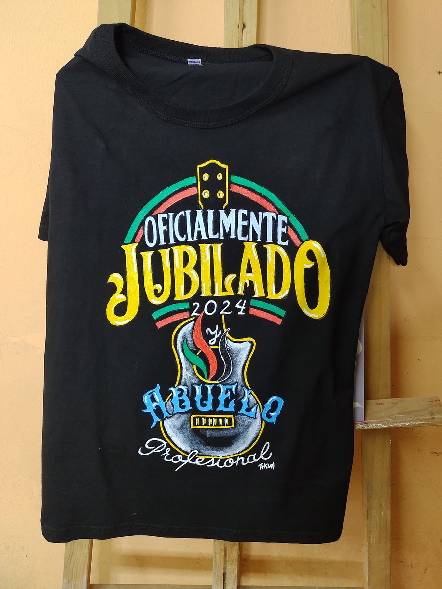 hernanfrancesc2's tweet photo. Diseño y pintado para el egresado laboral !!! https://t.co/zUMls3BPg4