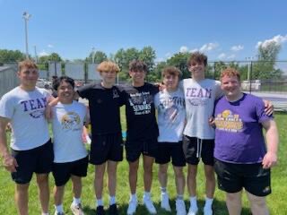 kd_buller's tweet photo. Easiest commencement practice ever! Class of 2024- well done! Nice picnic in the lawn, Kona Ice, and Jimmy John’s- how fun! @ben_hodge @AvonLocalSch https://t.co/C4MYi5OIkC