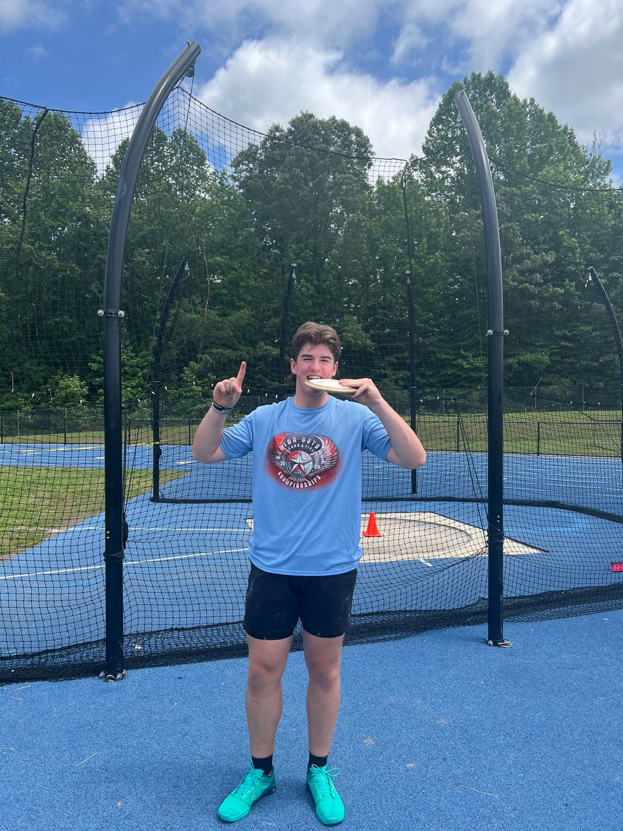 Congratulations to senior, Aidan Thompson, who is your 4B Region CHAMPION is the discus!!🥇
Aidan launched an 18ft PR to throw 147’-4” and qualify for the states as well. His teammate Jaiden Edwards placed 5th with a PR of 126-10. Go cougars!! <a href="/FLSVarsity/">FLS Varsity</a>