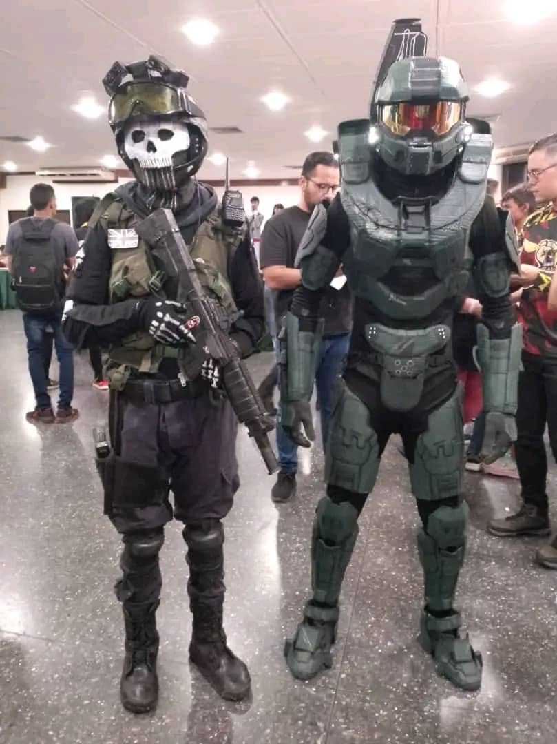 Velikan (@velikan_cosplay) on Twitter photo 