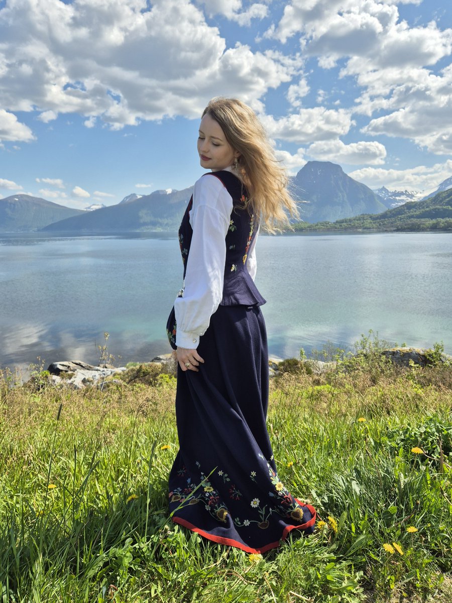 Here I am wearing my national dress called 'Bunad' from The Lofoten Islands of Norway. This is where I am from, and I am proud of my beautiful country. The embroidery is inspired by the flora from the islands. 🇳🇴