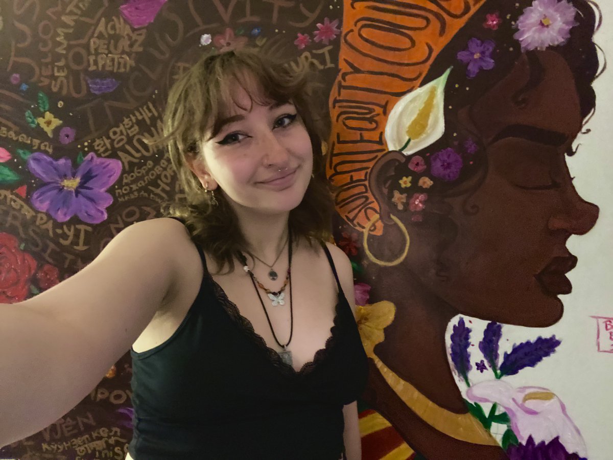 Senior Bella Budreau painted a commissioned mural for the Student Equity Council! The mural contains 20+ different languages and 20+ different national flowers and was created to represent equity and diversity.