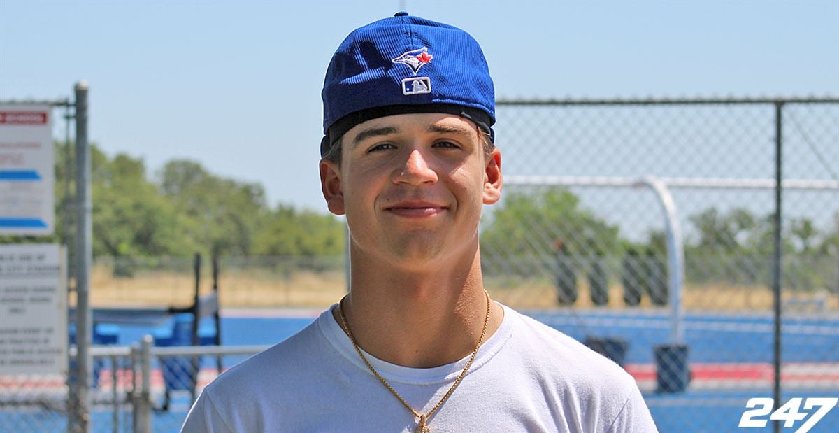 Folsom (Calif.) 2026 quarterback Ryder Lyons has had a revolving door of coaches come through to watch him throw this spring, and he just returned from a visit to Oregon, with more trips planned for the summer 247sports.com/article/elite-…