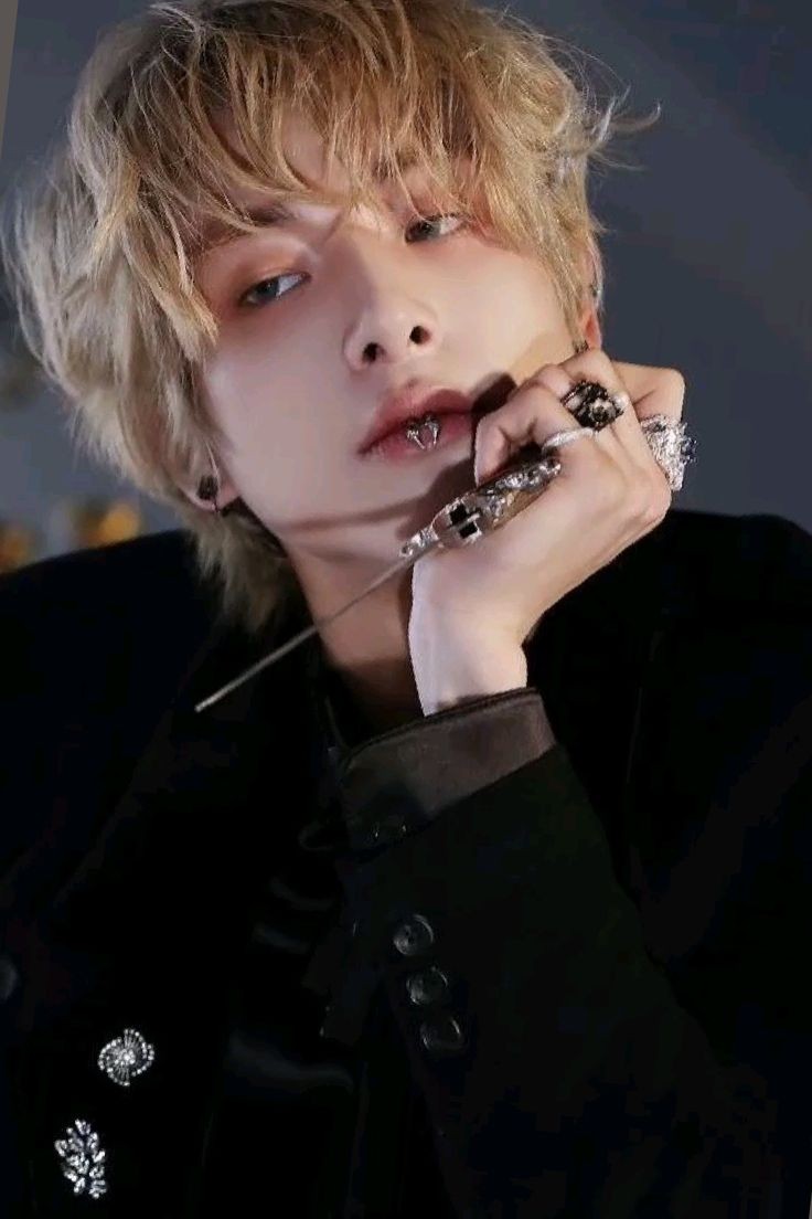 shessooo's tweet photo. @j3llydelly also...this man..jake:》
the first pic takes me to heaven°♡° https://t.co/iAqOh7d01X