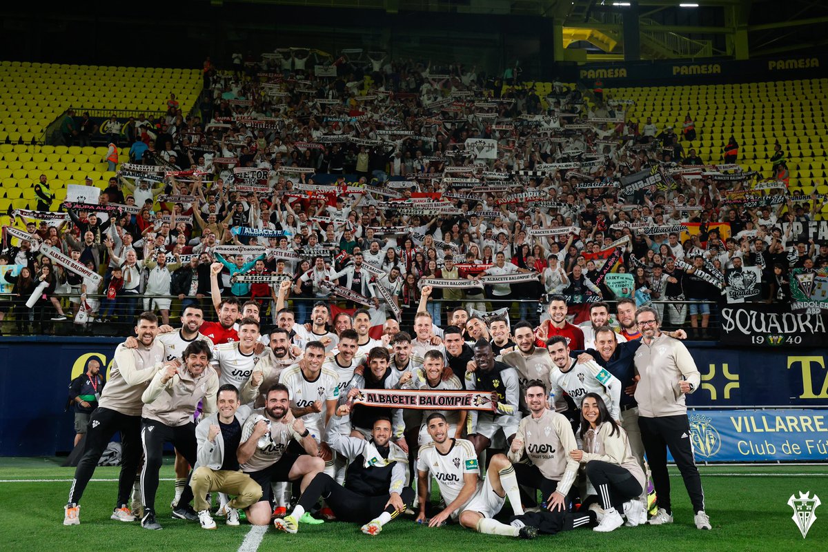 📸 | La foto que resume un sentimiento 

Por tierra, mar y aire: Albacete Balompié 

🤍🦇

#LocuraPorelAlba