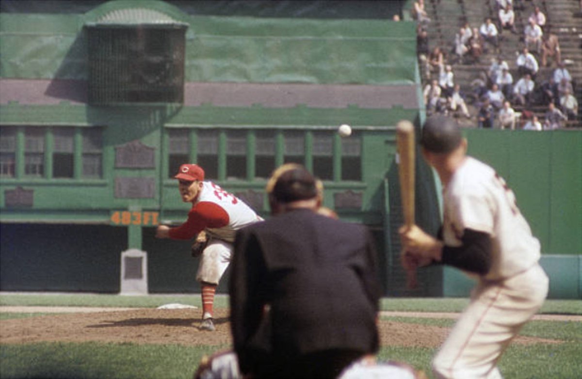 UTZAAKE's tweet image. What it looked like in color, albeit photograph from previous year. #Reds #SInow #flagstafffilms