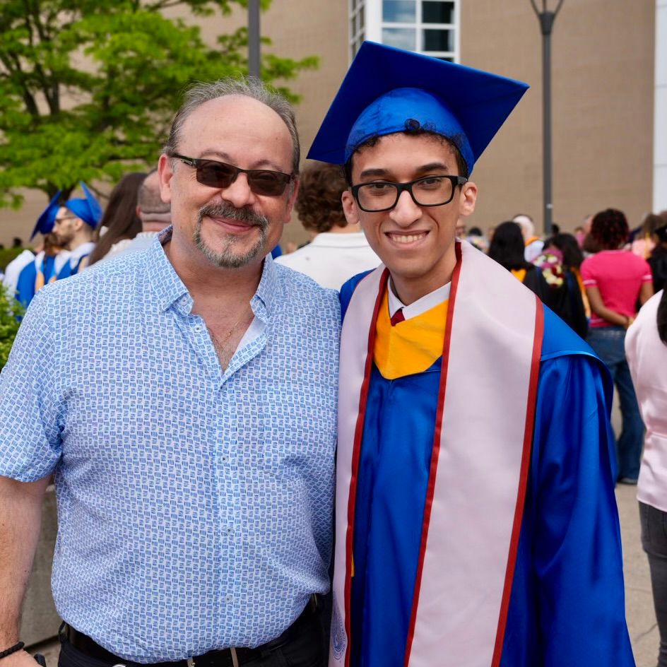 Check out more @Jacobs_Med_UB biomedical sciences commencement pics! It was a thrill to watch #UBClassOf2024 undergrads, grad students & students of @RoswellPark Graduate Division become the newest #UBuffalo alumni! 🎓 Dean’s message: buff.ly/44X7YAc #UBuffaloBiomed2024