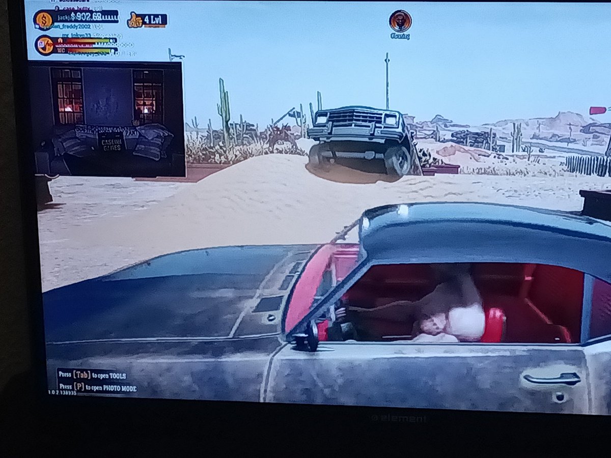 Timsspyplane's tweet image. @BuffBob35 really driving in front of caseoh when he's on his snack break