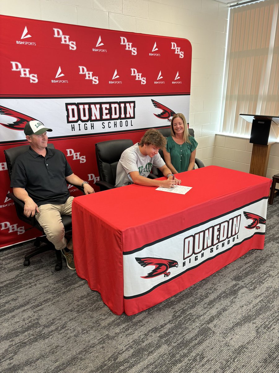 Congrats to @jackjohnson170 on signing with @LakehawkSports !
