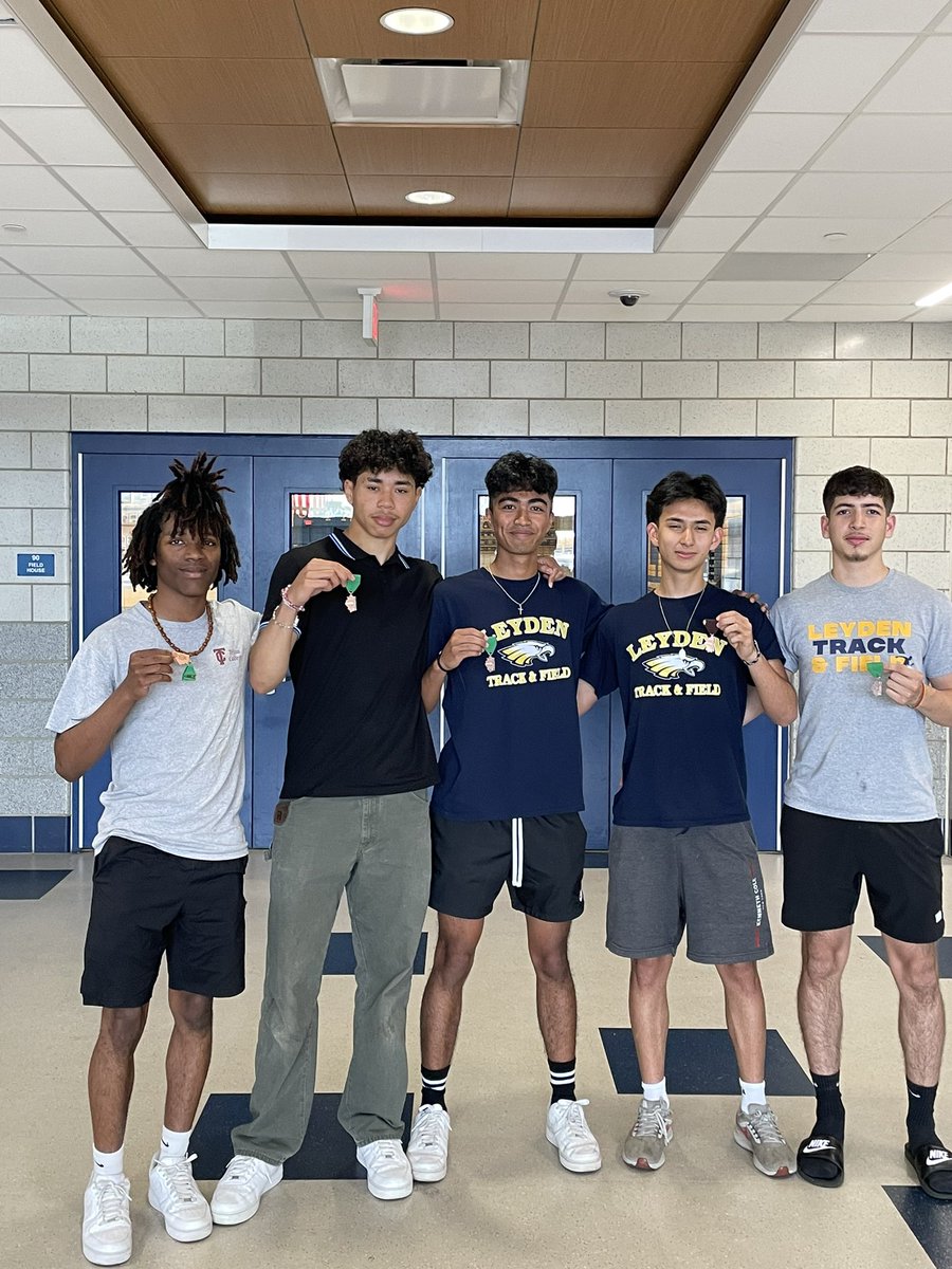 Shout to this group who put it on the line during the sectional track meet. This group posted times to move into the Leyden’s top ten for boys track. They were tremendous in their work ethic and leadership now it’s time to pass the torch. Great season @Leydenathletics