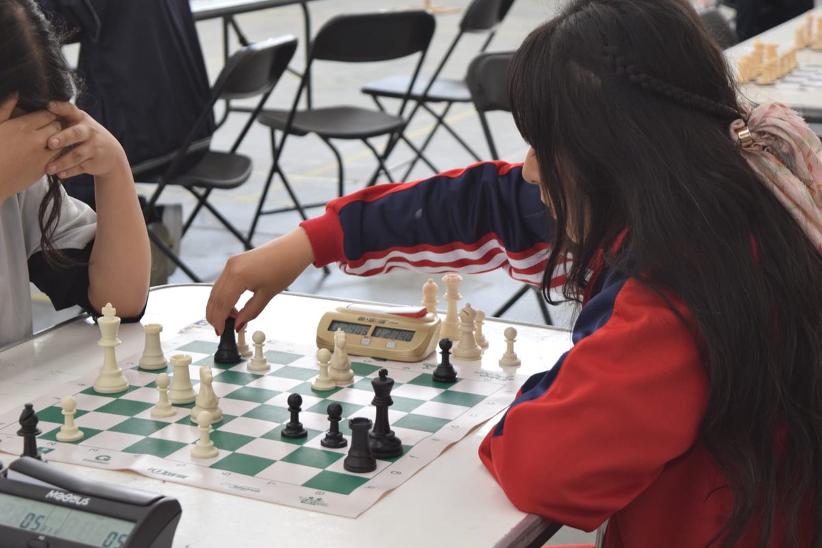 COBAEMex's tweet image. ¡Enhorabuena a nuestras y nuestros ajedrecistas del #COBAEM! ♟️ 🌟
Su destacada participación en los Juegos #CONADEMS, que se llevan a cabo en la Ciudad Deportiva "Estado de México", llena de orgullo a nuestra comunidad educativa y resalta su dedicación y talento.
#OrgulloCOBAEM