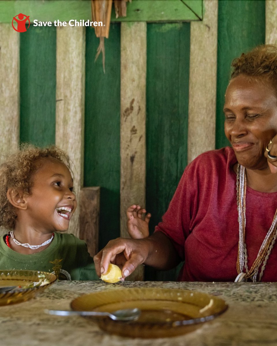 'Everything is connected,' Alison, a mother of six from the #SolomonIslands says. 🐝🌍 Her community faces severe climate change impacts, with fierce storms destroying protective mangroves, homes, and crops. Desiring a more sustainable income, Alison decided to join Save the