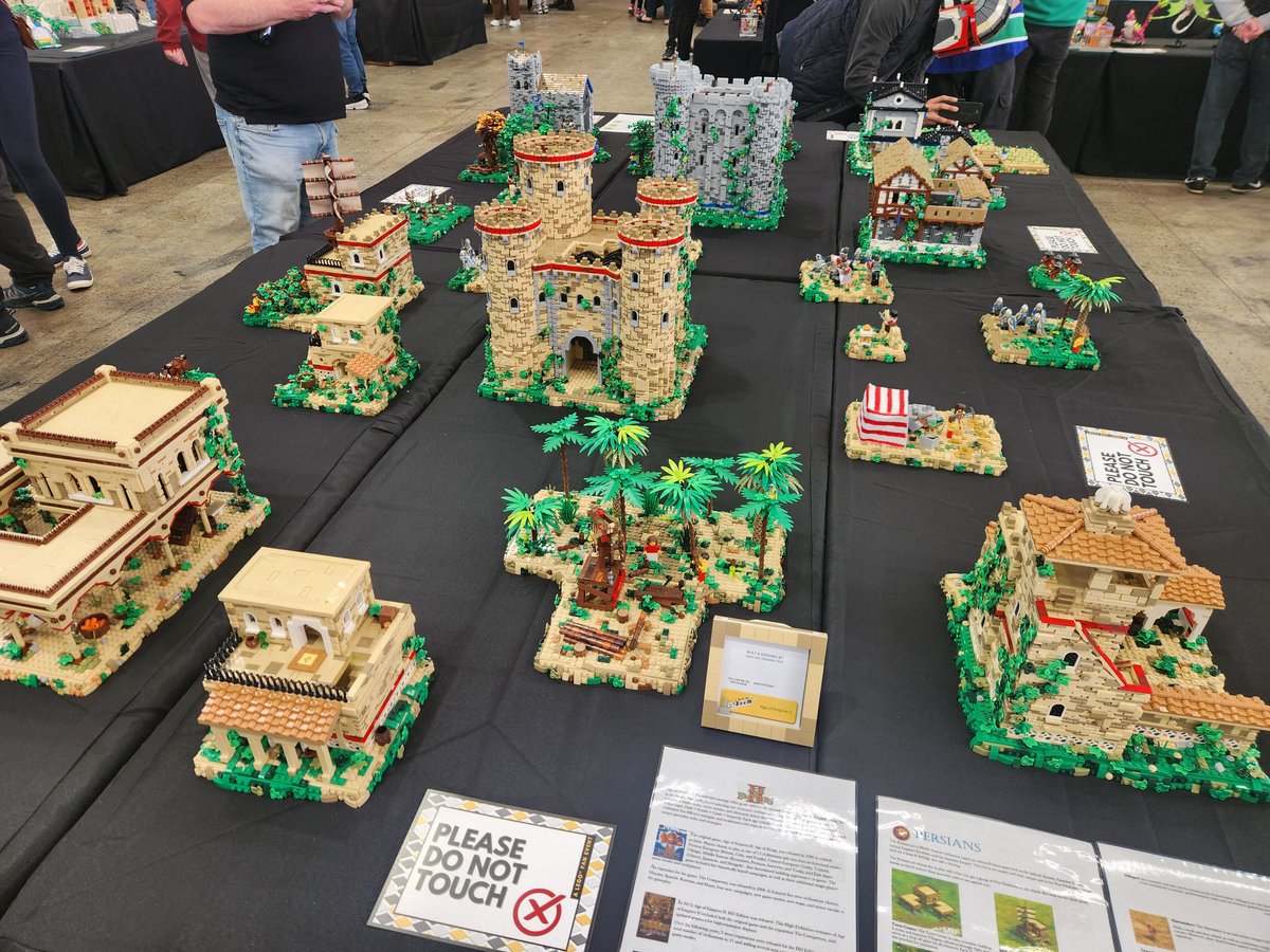 jmsqnn's tweet image. Highlight of the Lego show we went to last weekend - this big Age of Empires II display