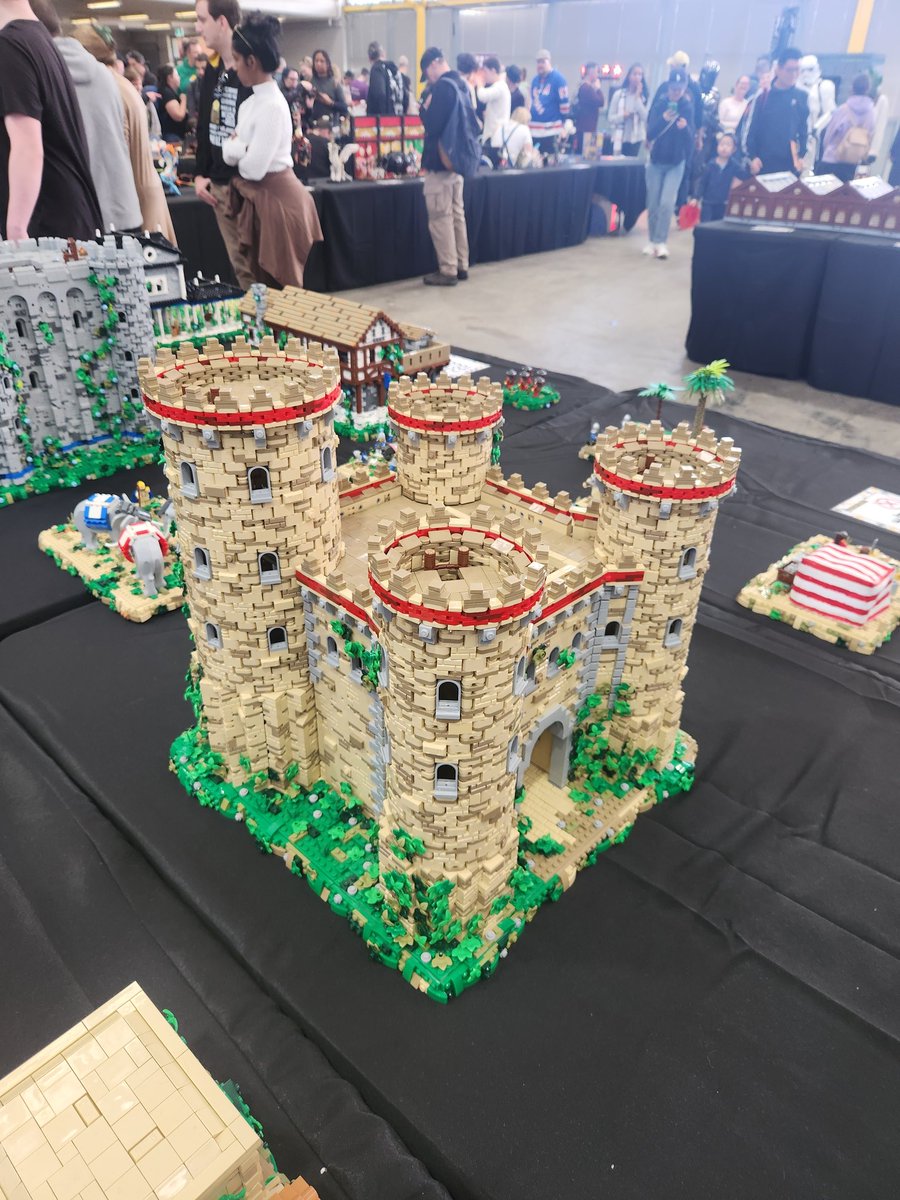 jmsqnn's tweet image. Highlight of the Lego show we went to last weekend - this big Age of Empires II display