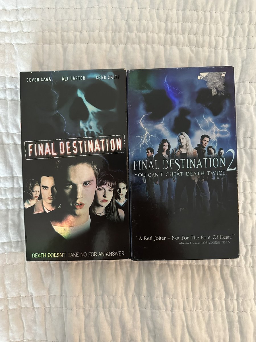 Final Destination 1 on VHS arrived in the mail today! And then there was 2. I now have both Final Destination’s VHS releases!! Looking forward to a VHS rewatch! @JeffreyaReddick @DevonESawa @TheRealAliL @TonyTodd54 #FinalDestination #VHS #Retro