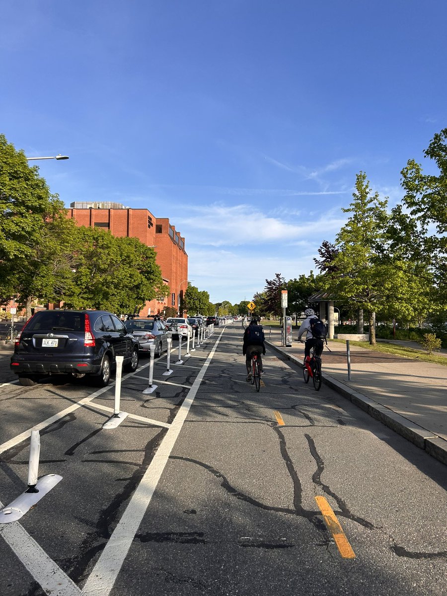 bumproject's tweet image. Rush hour on South Water @PVDMayor won’t do a traffic study because he knows the data does not support adding an extra lane to this street.