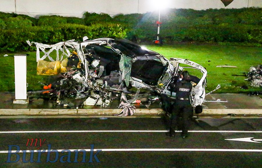myBurbankNEWS's tweet photo. UPDATED: Late Night Accident Leaves One Dead, Another Injured — The Los Angeles County Coroner has identified the deceased man in the Saturday night accident on Vanowen #Burbank #BurbankPolice #FatalTrafficAccident #SpeedContest #StreetRacing
https://t.co/MqMJcFVO2N https://t.co/yrJjCSMsTL