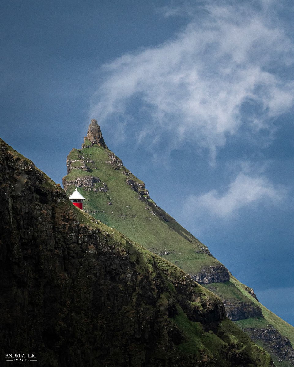 Lighthouse on Vágar island, Faroe Islands

#TravelInspiration #photography @TheFaroeIslands