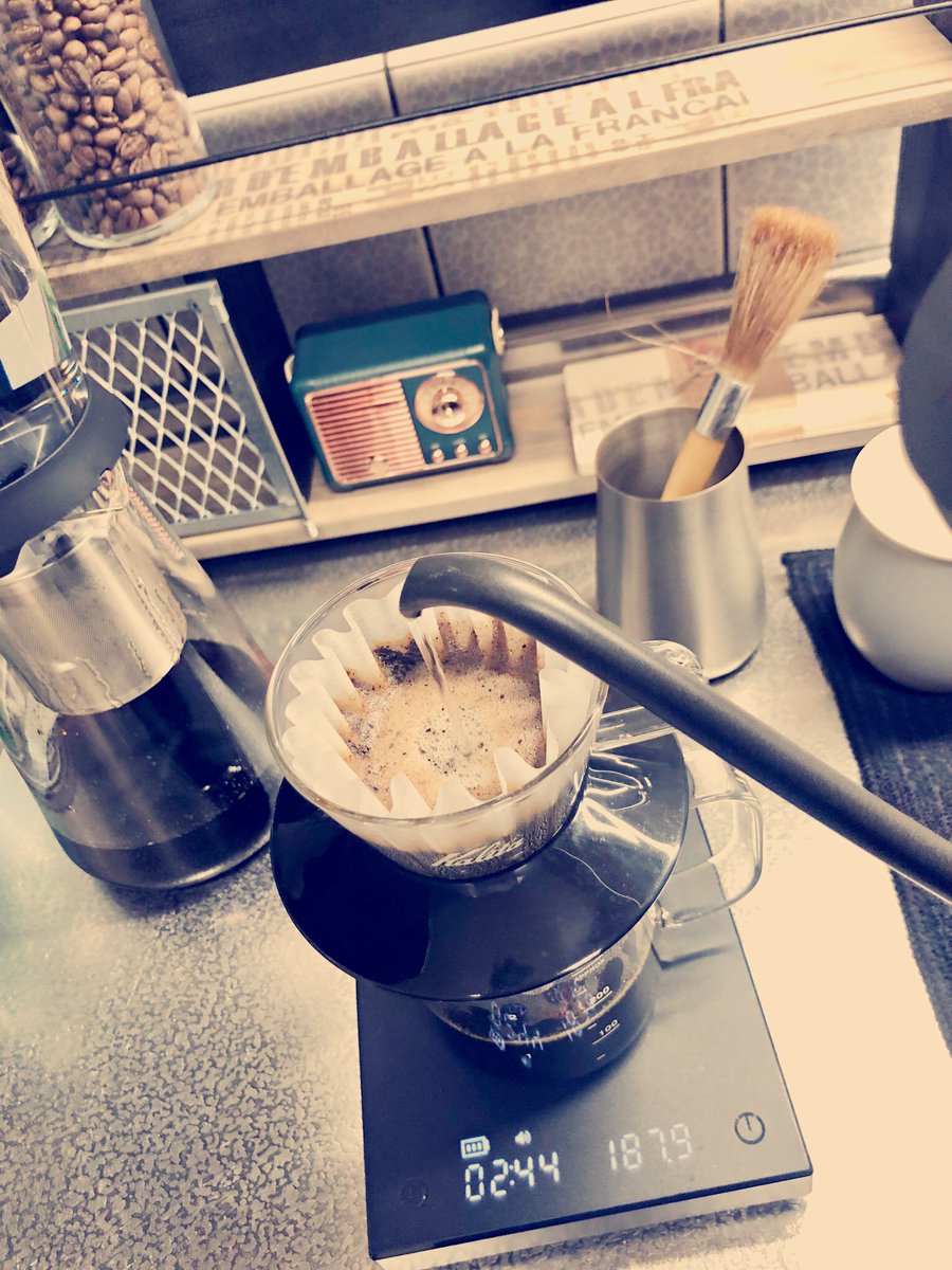 ハンドドリップしながら横で水出しコーヒーを作る。

おはようございます。☕️

#コーヒーのある暮らし