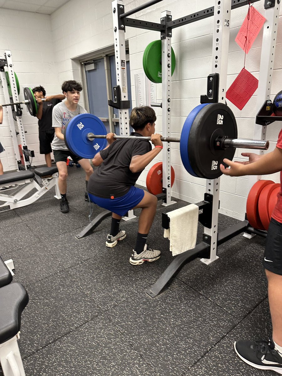 @hms_hawks Even though it’s the last week of school… these boys know there’s work to be done! #nodaysoff @emsisdathletics @EmsStrength @CoachPetersSHS @SaginawFootball #earntheright