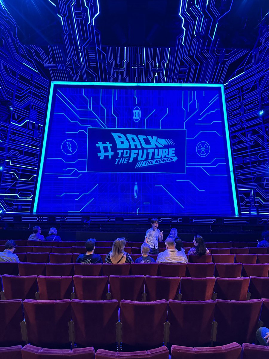 Yaschoff's tweet photo. Back to the Future The Musical
が楽しすぎた。 https://t.co/RDLkayTbJG
