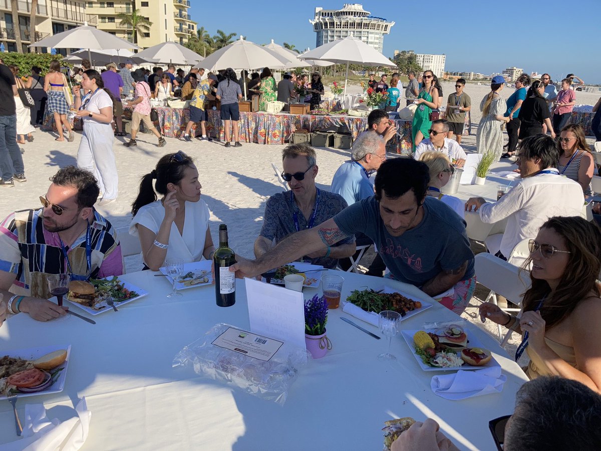 chazfirestone's tweet photo. Wine and good company at the #phiVis reception! Stop by anytime, and of course don’t forget about our @VSSMtg satellite event tomorrow: 12:30pm-2:30pm, Banyan/Citrus Room. https://t.co/xq0KjLwqdI
#VSS2024 https://t.co/wGIKJinO5X