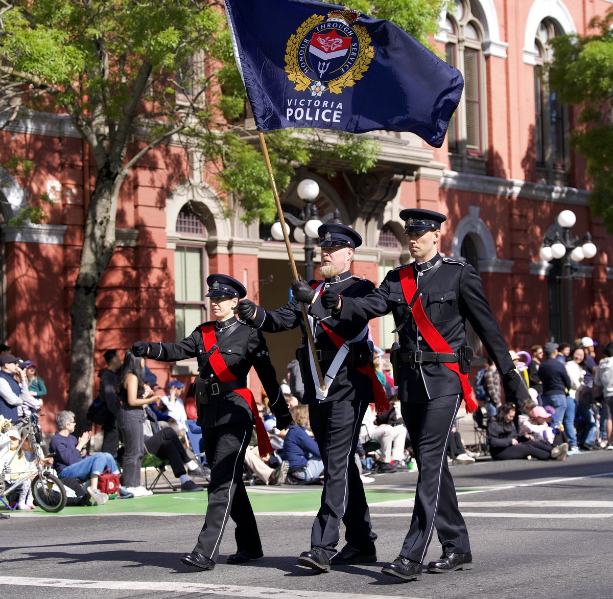 DCCJasonLaidman's tweet photo. @vicpdcanada @cityofvictoria Could not have been a better day for the #victoriadayparade   Thanks to VicPD members and volunteers, and @saanichpolice for a safe event. Lots of families and smiles today! https://t.co/46nm0qECZa