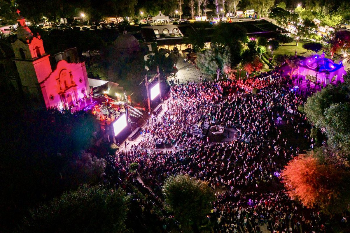 AlfonsoDurazo's tweet photo. Una afluencia de más de 76 mil personas y una derrama económica de más de 50 millones de pesos confirman el gran éxito de la edición 27 del #FestivalKino en #MagdalenaDeKino.

Seguimos trabajando para consolidar este festival como uno de los más importantes para la difusión del patrimonio cultural, histórico y artístico del norte del país.