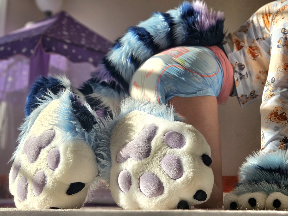 Happy Paw Day!!  🐾