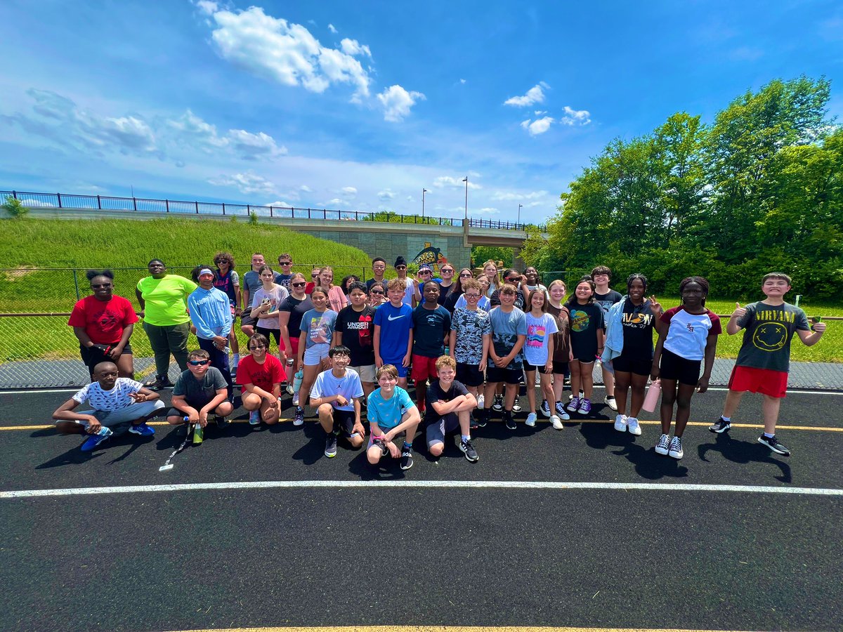 mr_edick's tweet photo. Field Day 2024 is in the books. It was a super hot but super fun day! Congrats on the Team Endeavour girls beating the boys in tug of war 😎💪🏼 https://t.co/uVC4rMStXi
