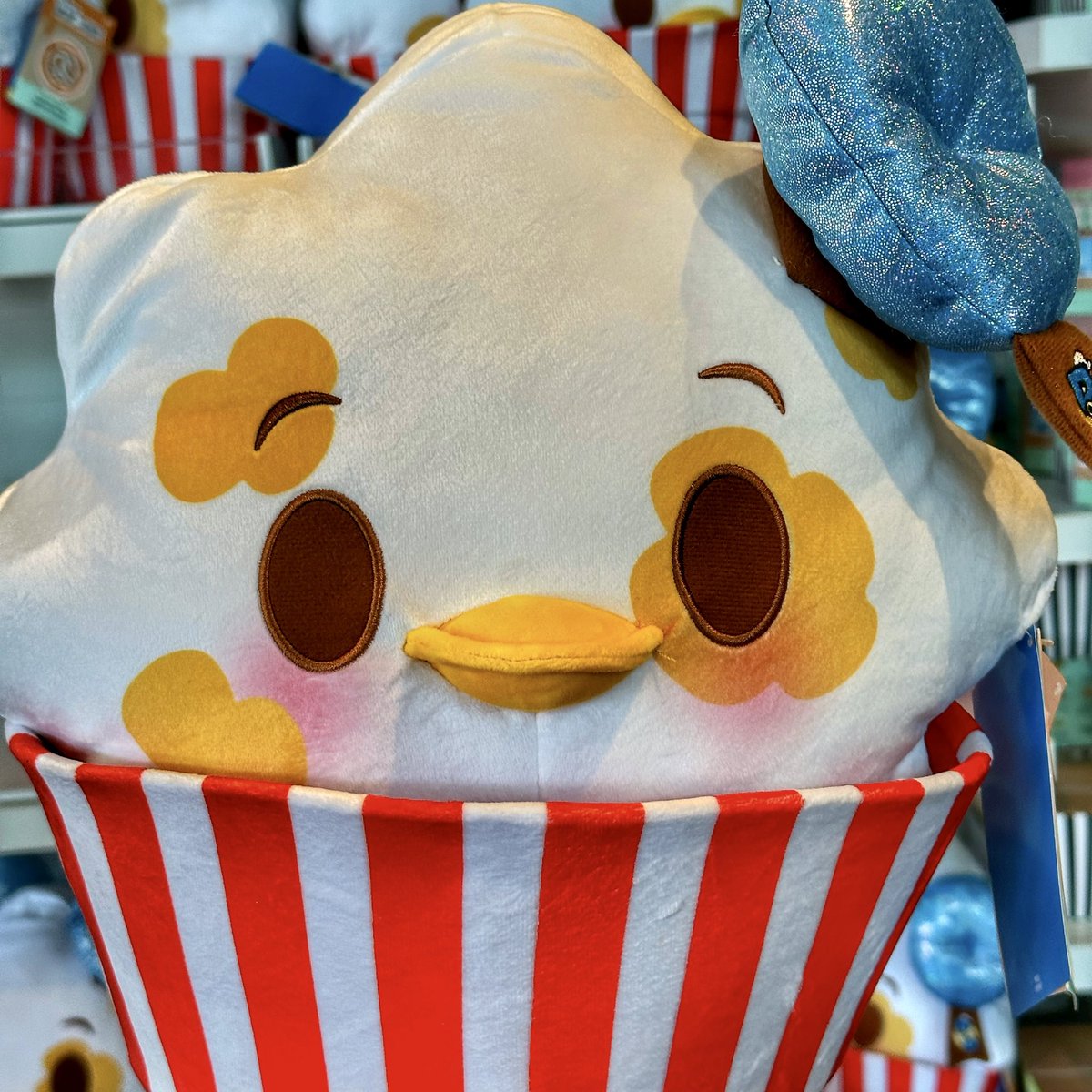 If you love Donald as much as me? Then you’re about to love Disney’s latest Munchling! It’s Donald Duck as popcorn! 🍿💙🍿
.
#DonaldDuckMunchling #Munchling
#DisneyMunchlings #DonaldDuck
#WaltDisneyWorld #Munchlings
#DisneyPlushie #DisneyBlogger
#TuckDoesDisney #Disney ✨