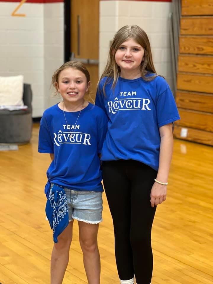 pesmustangs's tweet photo. Our 2023-24 House Leaders helping with our Amazing Shake. #4houses1family https://t.co/Y57uPJEQog