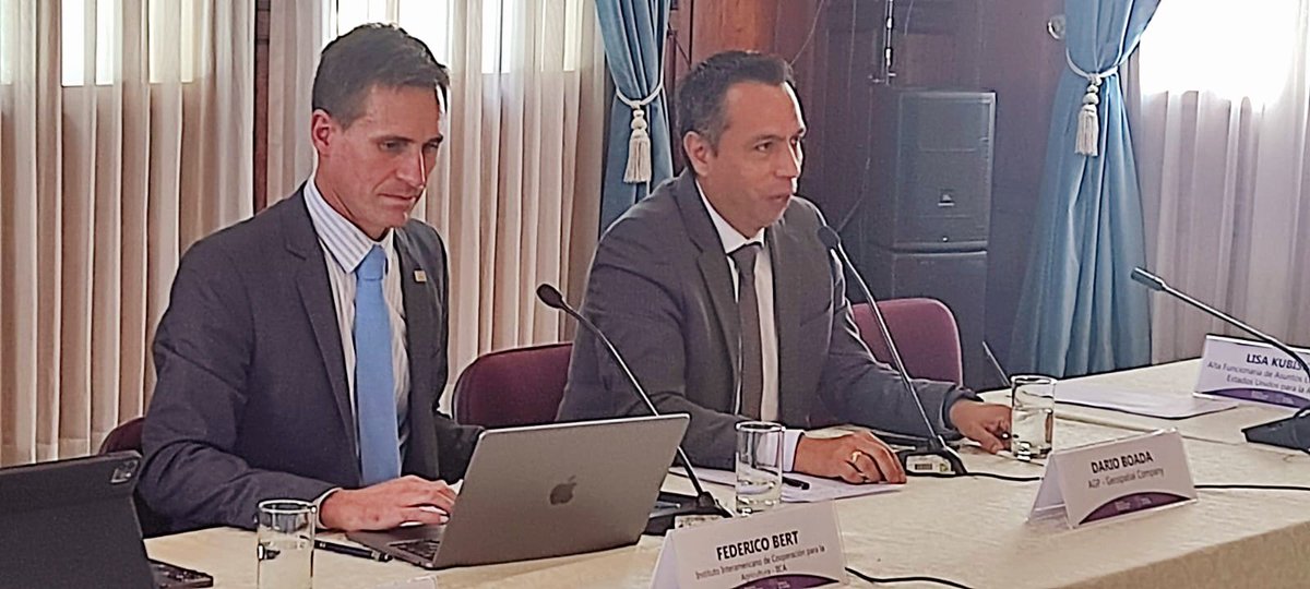 AGP estuvo presente como expositor en la primera reunión de la #AlianzadelasAméricas para la prosperidad económica  sobre Agricultura inteligente y Bioeconomía. Expuso sobre la experiencia de la plataforma #SATagro del BID 
#agriculturainteligente <a href="/el_BID/">Banco Interamericano de Desarrollo</a> <a href="/CancilleriaEc/">Cancillería del Ecuador 🇪🇨</a>