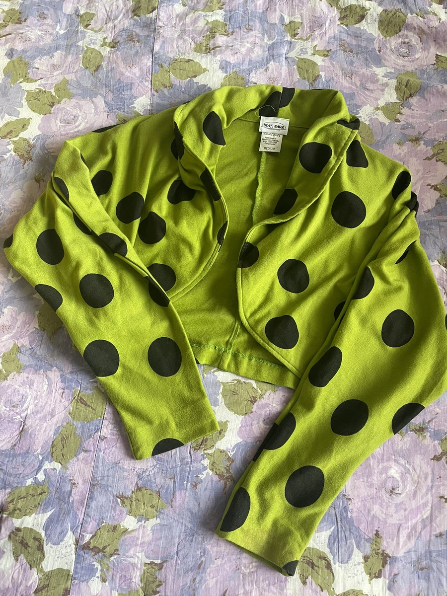 Melissa_Johnson's tweet photo. Picked up this fun true ‘80s/‘90s vintage green polka dot bolero at a local market yesterday for $10! ✨

Already styled! Can’t wait to wear it this week as part of a look with this faux leather skirt I thrifted this weekend too. #vintagefashion #ootd #wiw #thriftfinds https://t.co/E6gqcAdqCY