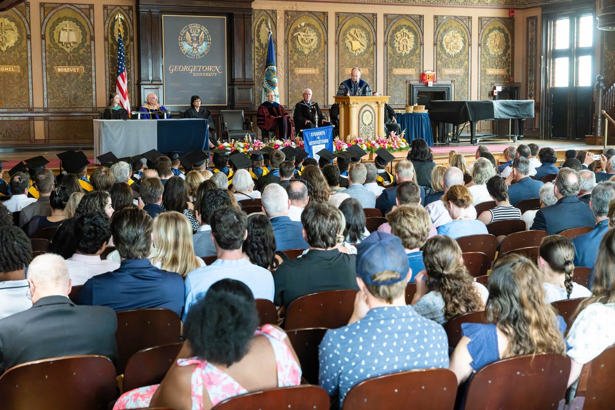 One more day of 🎓 celebrations as the graduates competing over the weekend crossed the stage in a special ceremony on Monday. Congrats to the Class of 2024!

#HoyaSaxa #Hoyas2024