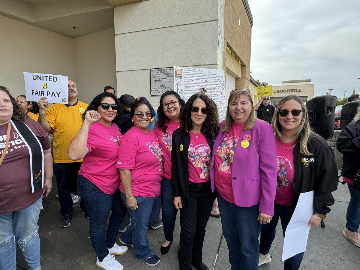 UFCW Local 135’s Maribel, Ehileen & Sarah attended the UFCW Women’s Network Convention on May 15-17. The Network, headed by Deliana Speights from UFCW Local 1428, empowers UFCW sisters to take a stand and become central parts of the labor movement. Props to all who organized it.