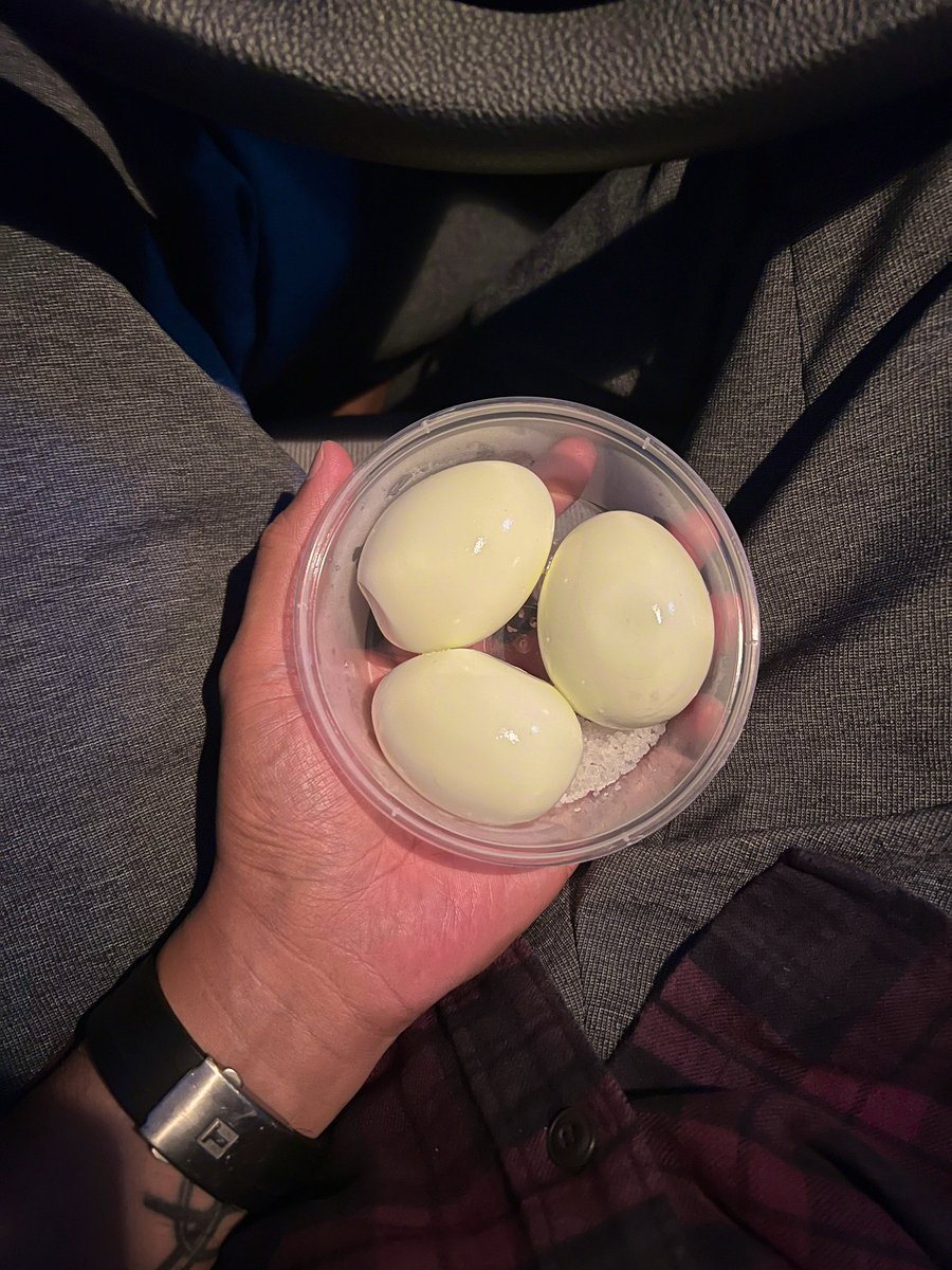 i’m willing to share my eggsss🥚🥚🥚