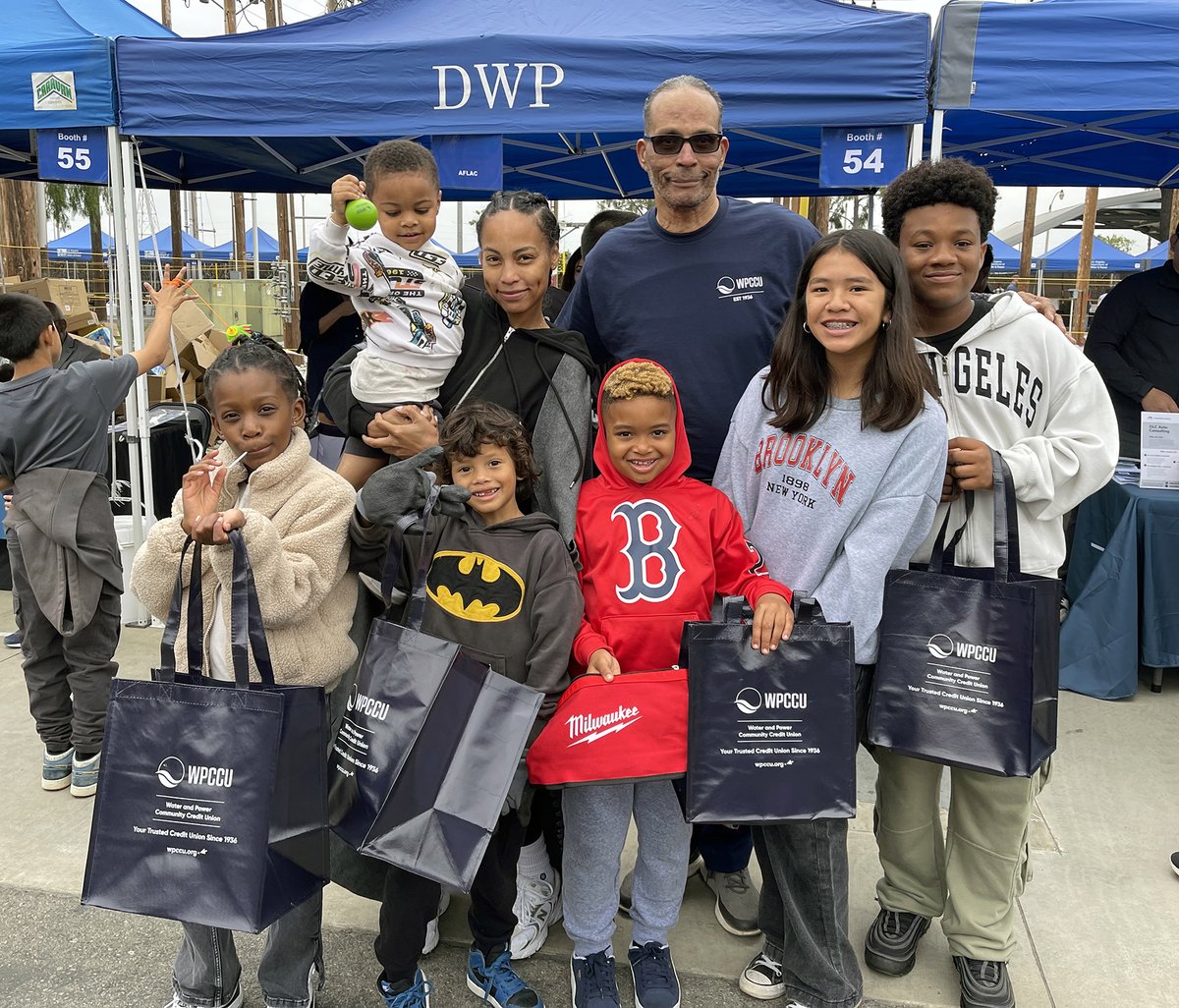 wpccu's tweet image. 🌟 The WPCCU team, our members, plus @LADWP employees &amp;amp; their families had an amazing time at the Lineman&apos;s Rodeo this past Saturday! A big thanks to everyone who visited us--we&apos;re proud to be a part of this LADWP event each year. 💙✨ #LinemansRodeo #IBEWLocal18  #BestOfTheBest