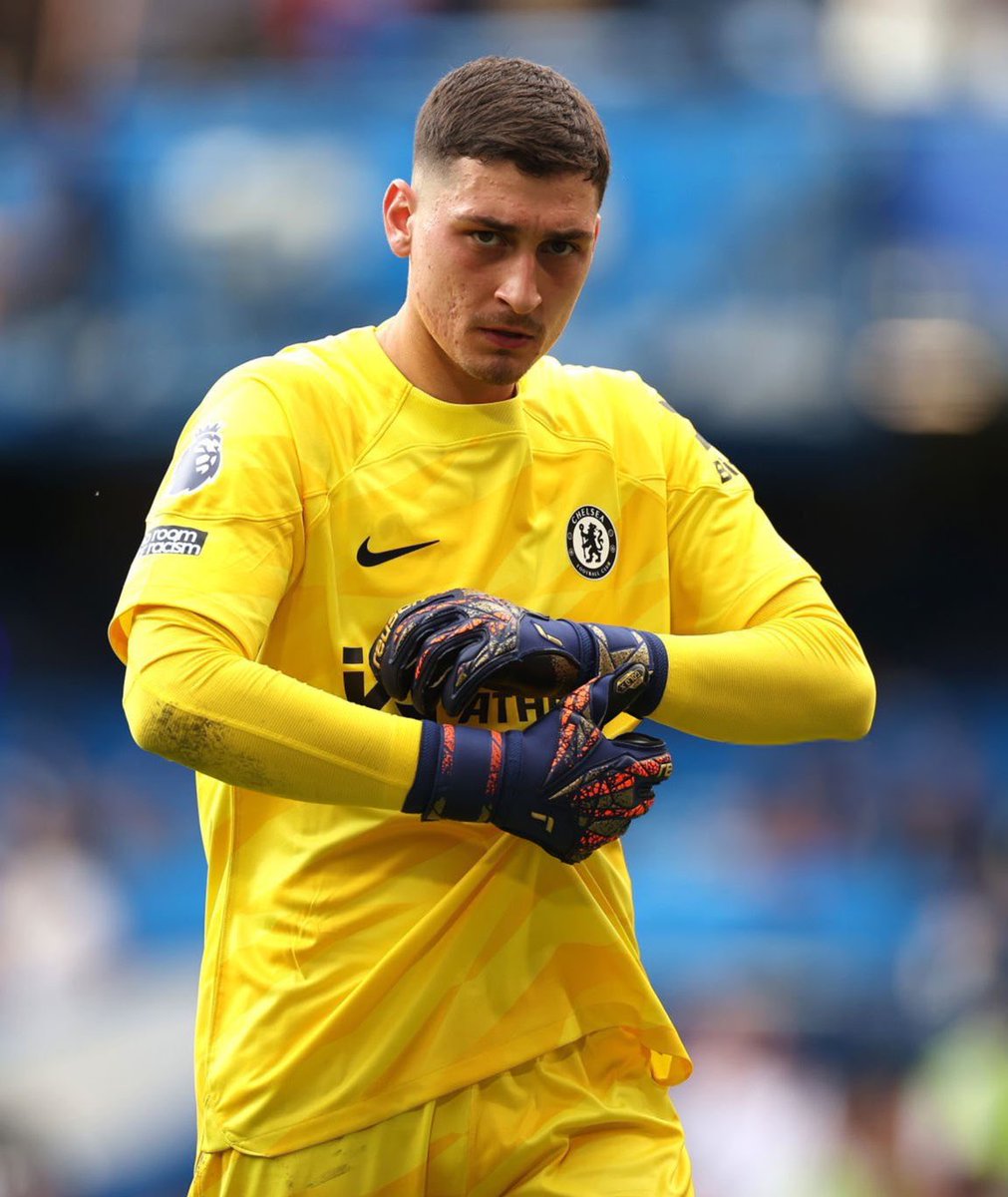 🇷🇸 Djordje Petrovic during the 2023/24 season for Chelsea in all competitions: - 101 successful saves - 97 successful throws - 24 successful high-claims - 20 crosses stopped - 20 times acted as sweeper - 655 successful passes - 126 successful long balls 1st season. ✅ #CFC